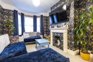 Lounge- click for photo gallery